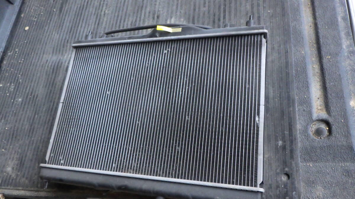 杉B7 即決! C11 ティーダ ラジエーター ファン拍卖