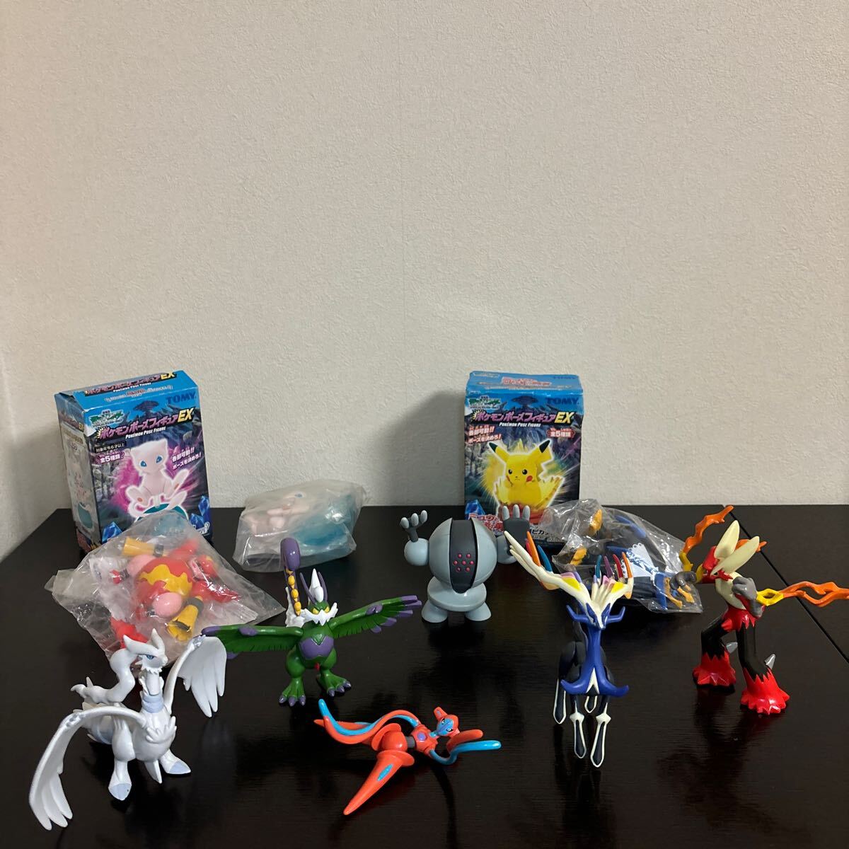 ポケモン ポーズ フィギュア 10種 ミュウ ゼルネアス トルネロス レシラム ピカチュウ 他 ポケットモンスター拍卖