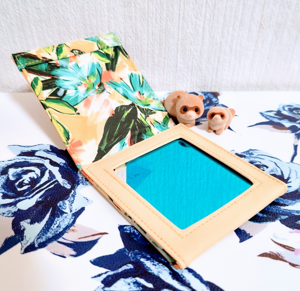 即決 新品 LANVIN ランバン 非売品 ノベルティ 鏡 可愛い 携帯 ミラー 手鏡 美しい 花柄 イエロー 黄色 検: コンパクト拍卖