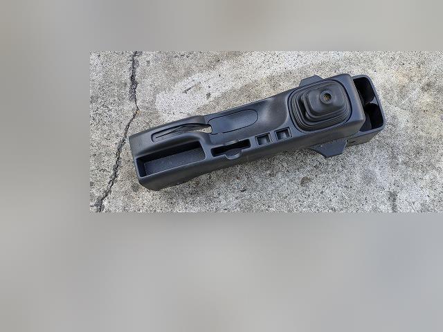 センターコンソール キャリィT H22 EBD-DA63T *FU182拍卖