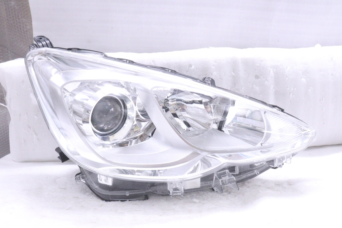 4Y-1283★美品 中期 ハロゲン NHP10 アクア★右ヘッドライト KOITO 52-291 打刻:A ASSY メッキ 純正★トヨタ (RO)拍卖