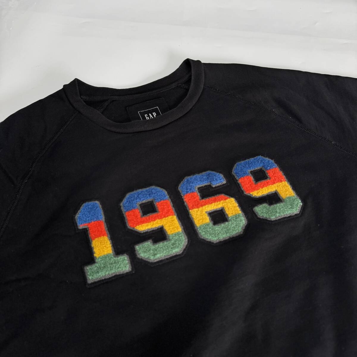 ギャップ 1969 シニールワッペン ラグラン クルーネック スウェット トレーナー GAP ブラック サラッとしてる上質素材 雅瀬1079拍卖