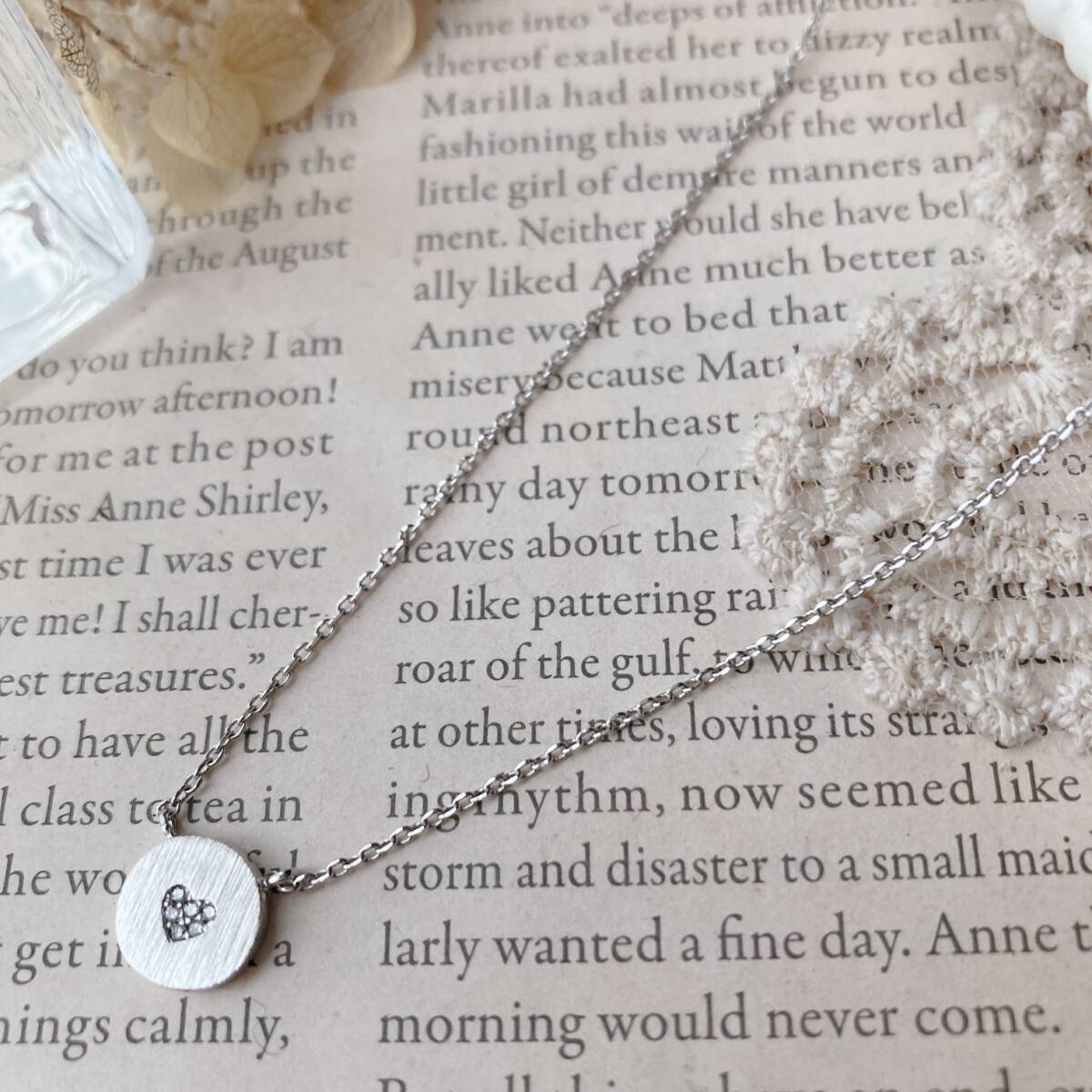 ネックレス ショート シルバー コイン プレート 粒ガラス ハート おしゃれ 高見え 軽量☆Vintage jewelry accessories R0161拍卖