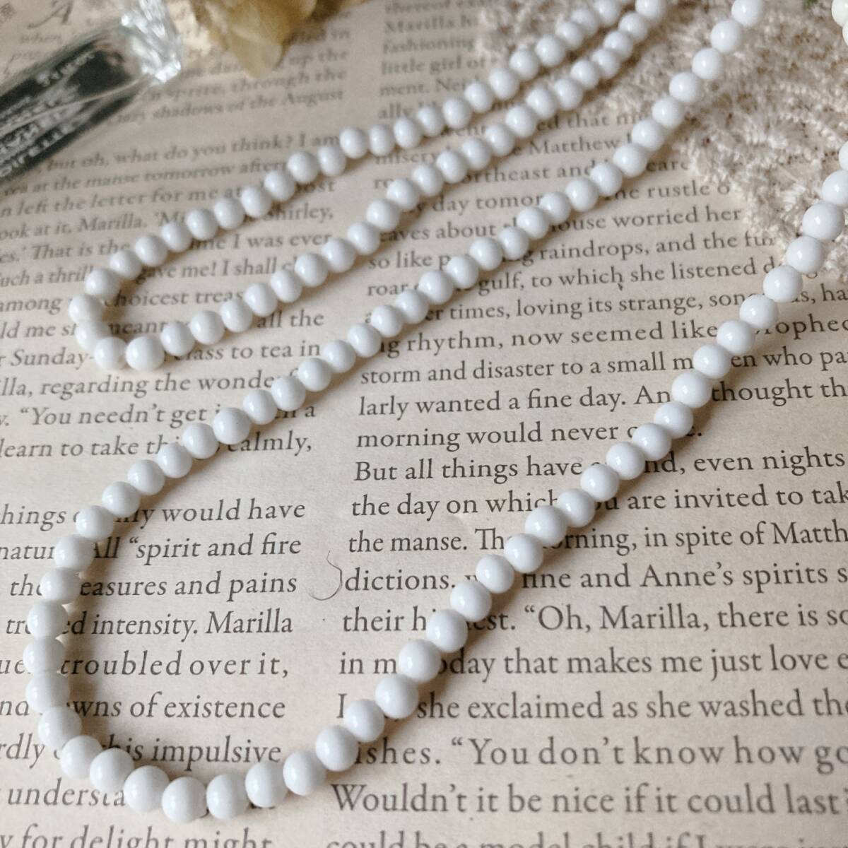 ロングネックレス 天然石ビーズ ホワイト 4mm 不揃い 天然☆Vintage jewelry accessories R0177拍卖