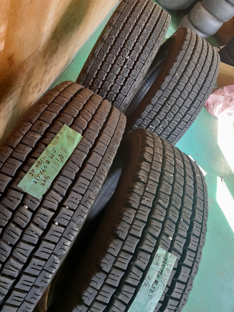 福島発 引き取り限定 中古スタッドレス 4本 265/60R22.5 143/140 J BS W910 1本 2019年  ダンロップ SP081 2022年 3本 拍卖
