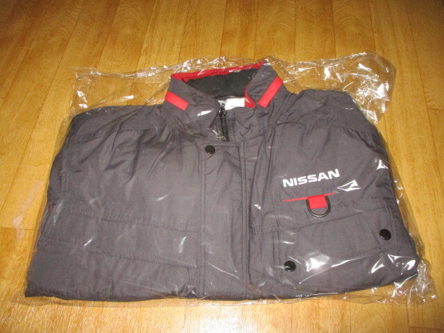 日産自動車・レッドステージ ピットワーク 収納フード付きオフィシャル 防寒ジャケット・ブルゾン サイズM 未使用 デッドストック拍卖