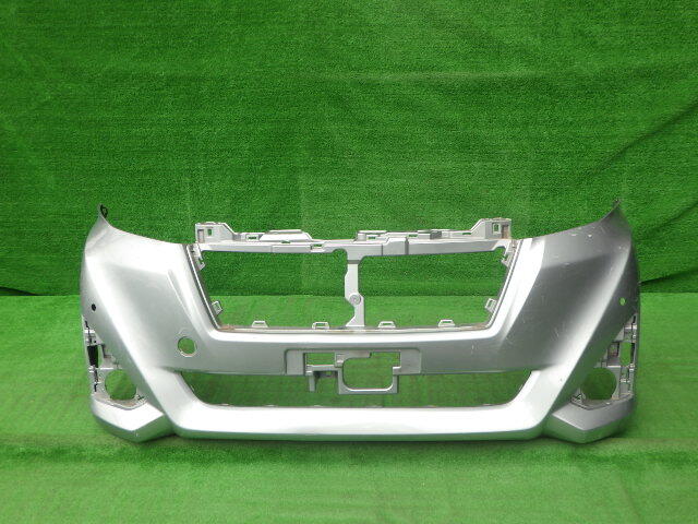 M900A M910A 前期 ルーミー 純正フロントバンパー シルバー 52119-B1280拍卖