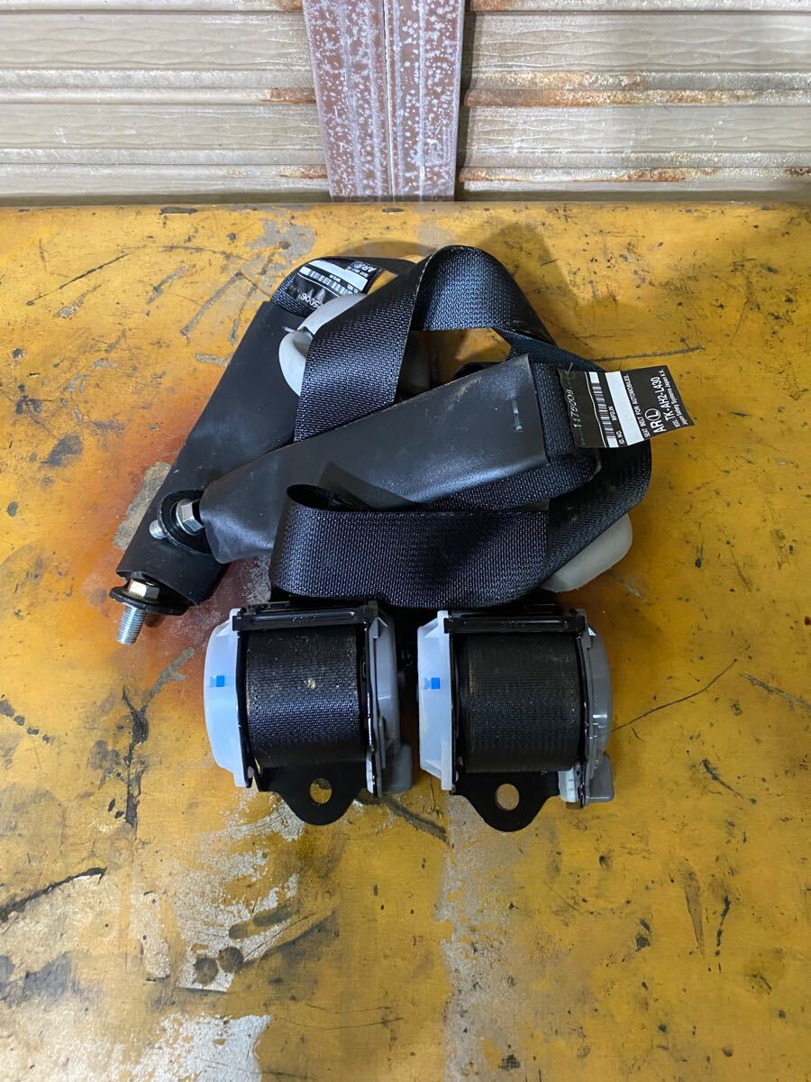 (42667) ダイハツ ハイゼット S700V リアシートベルト サイドセット 送料は1480円(北海道/沖縄県はお問い合わせください)拍卖