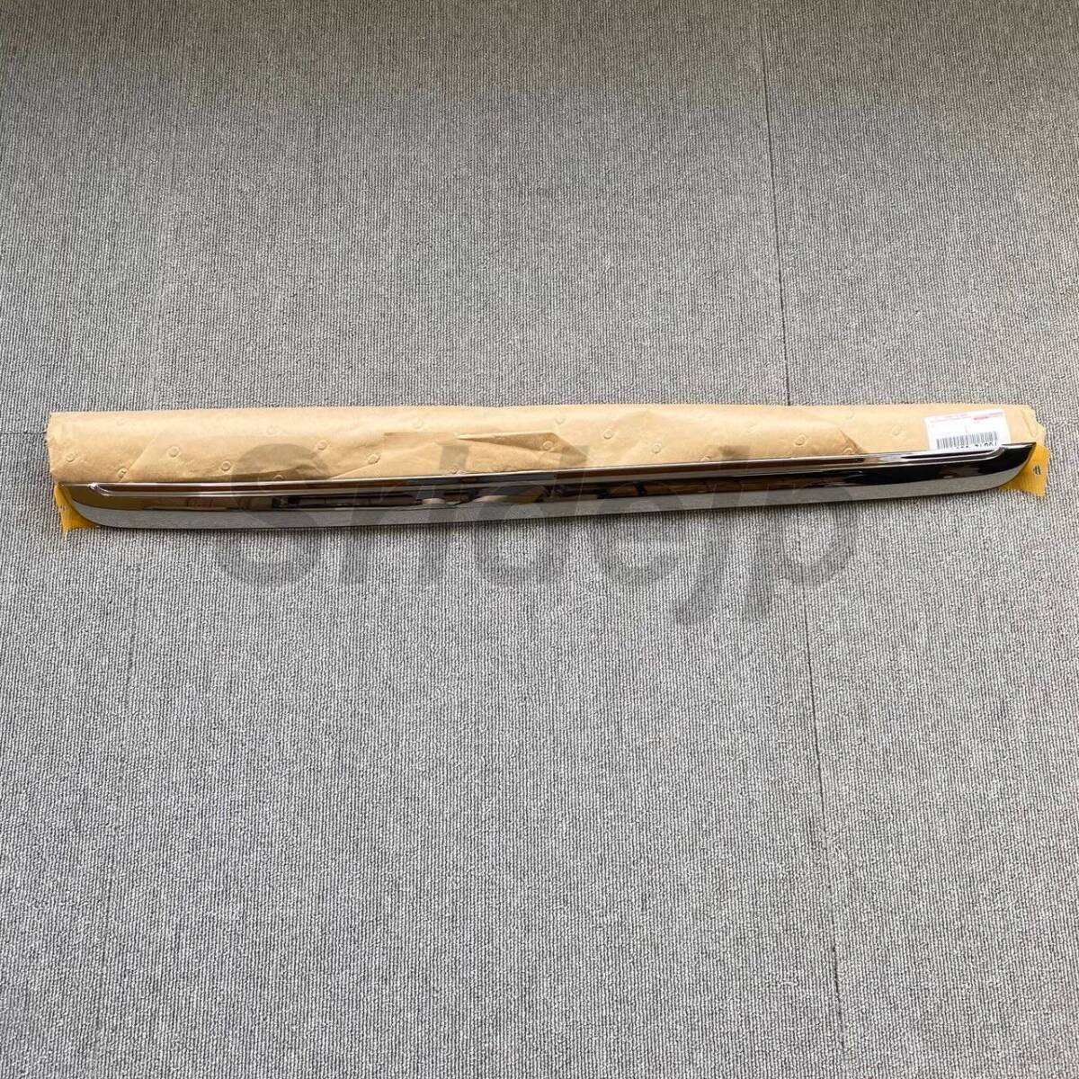 【新品】トヨタ UZJ100 100 ランドクルーザー 純正 ガーニッシュ バックドア アウトサイドパネル TOYOTA backdoor garnish outside拍卖