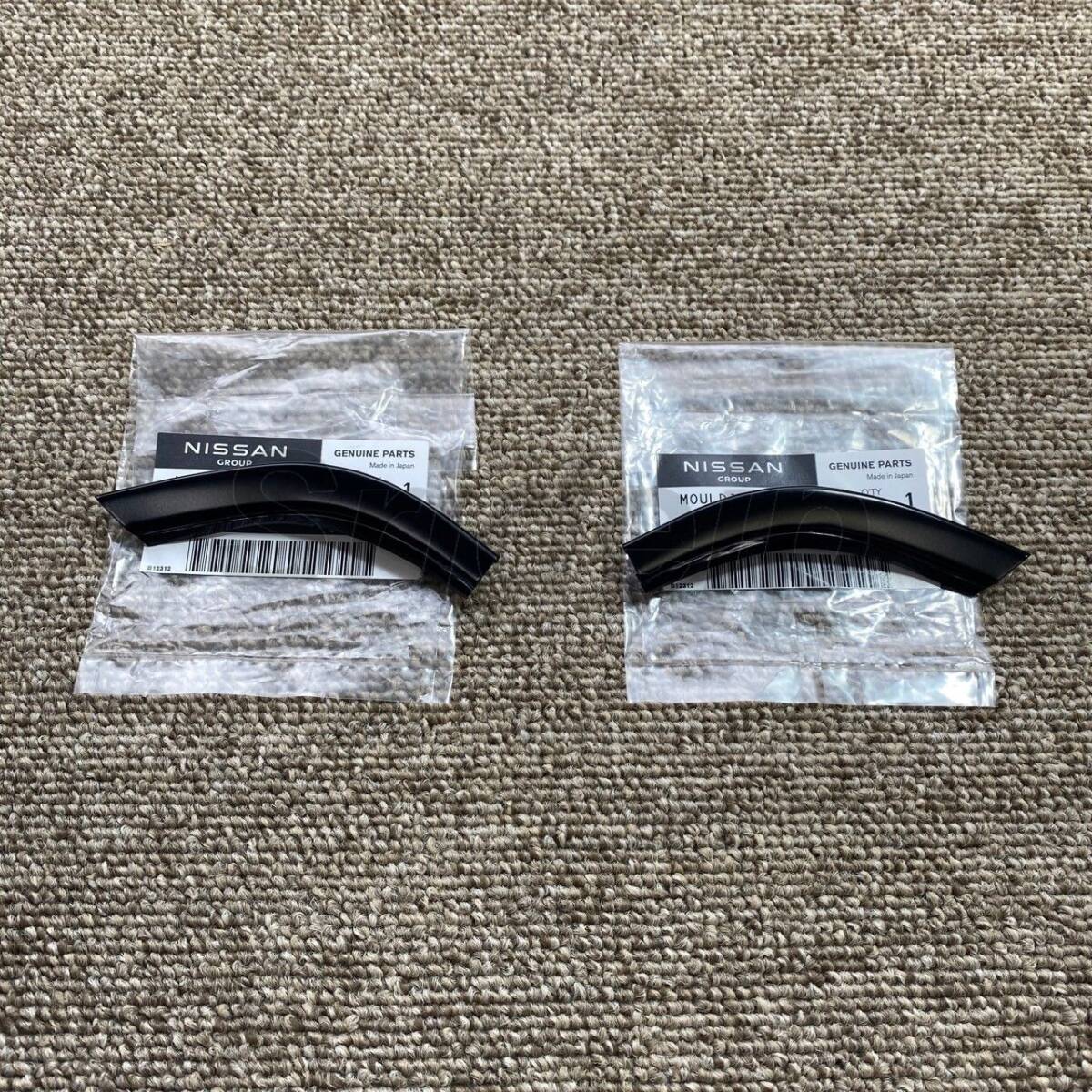 【未使用】日産 R32 BNR32 スカイライン 純正 ウインドウ リアガラス コーナー ロア モール 左右 MOLDING, REAR WINDOW CORNER LOWER RH LH拍卖