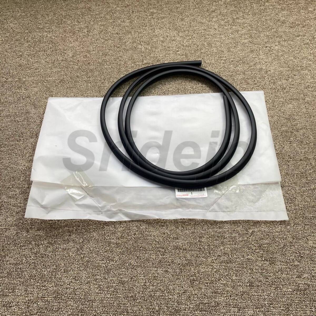 【未使用】TOYOTA トヨタ GX100 JZX100 LX100 100系 マーク2 チェイサー 純正 フロントガラス モールディング 外側 1996/09-2000/10拍卖