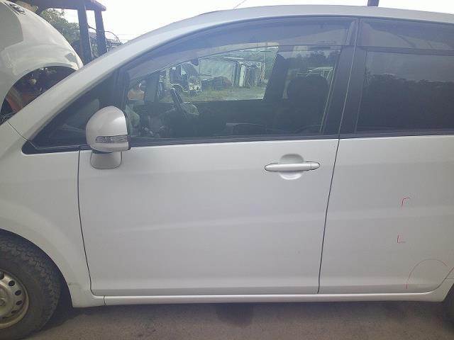 ムーヴ カスタム DBA-L175S 左フロントドア 助手席 W24 パールホワイトIII拍卖