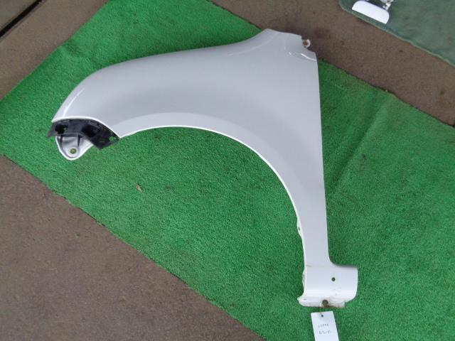 ムーヴラテ DBA-L550S 左Fフェンダー W24 パールホワイトIII拍卖