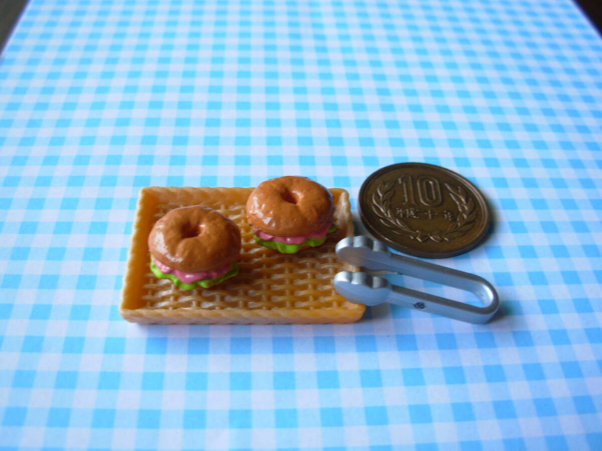 ◆ シルバニアファミリー パン・トレー・トング 食べ物 キッチン小物 ③ ◆拍卖