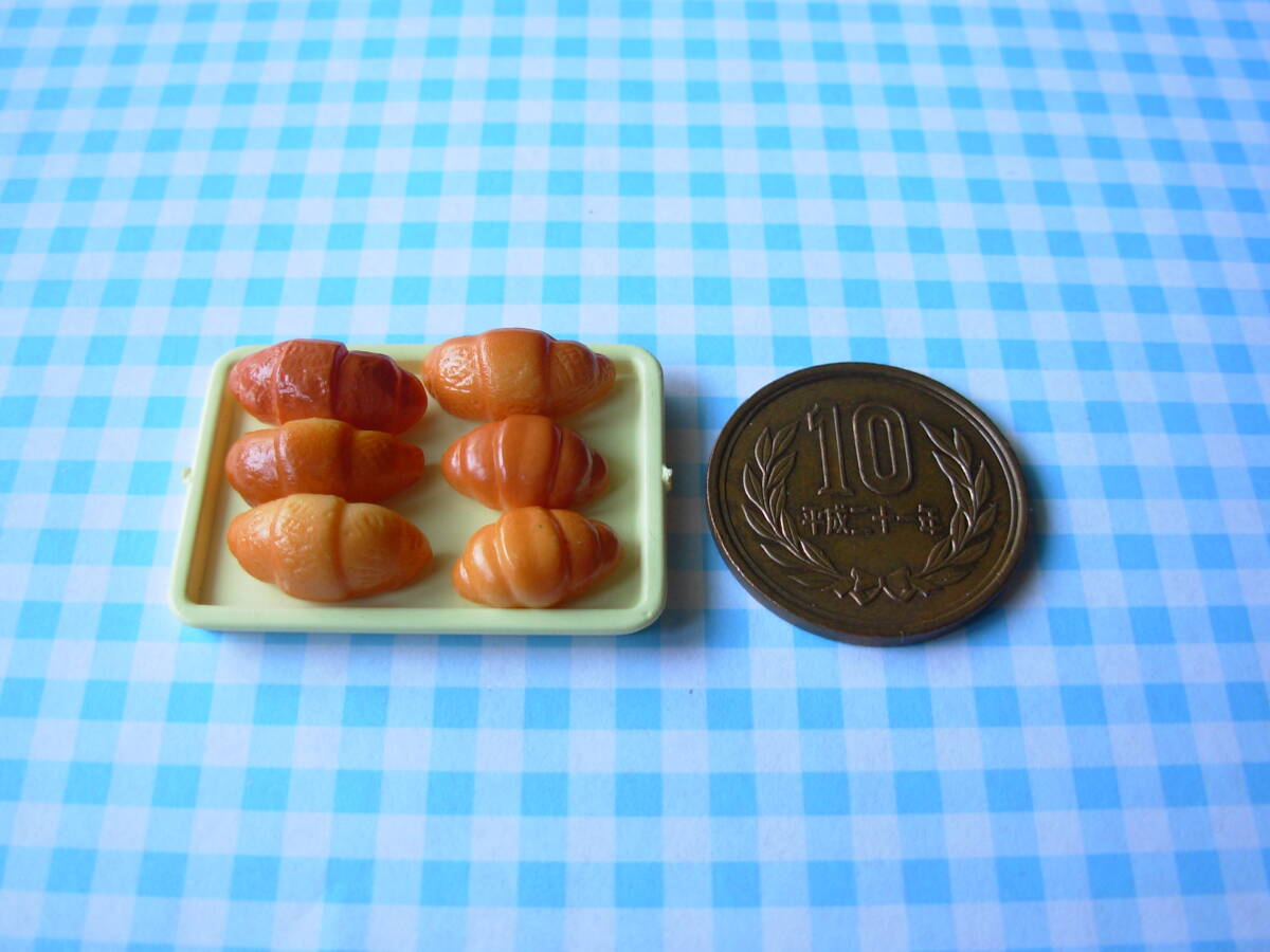 ◆ シルバニアファミリー パン×6・トレー ① 食べ物 キッチン小物 ◆拍卖