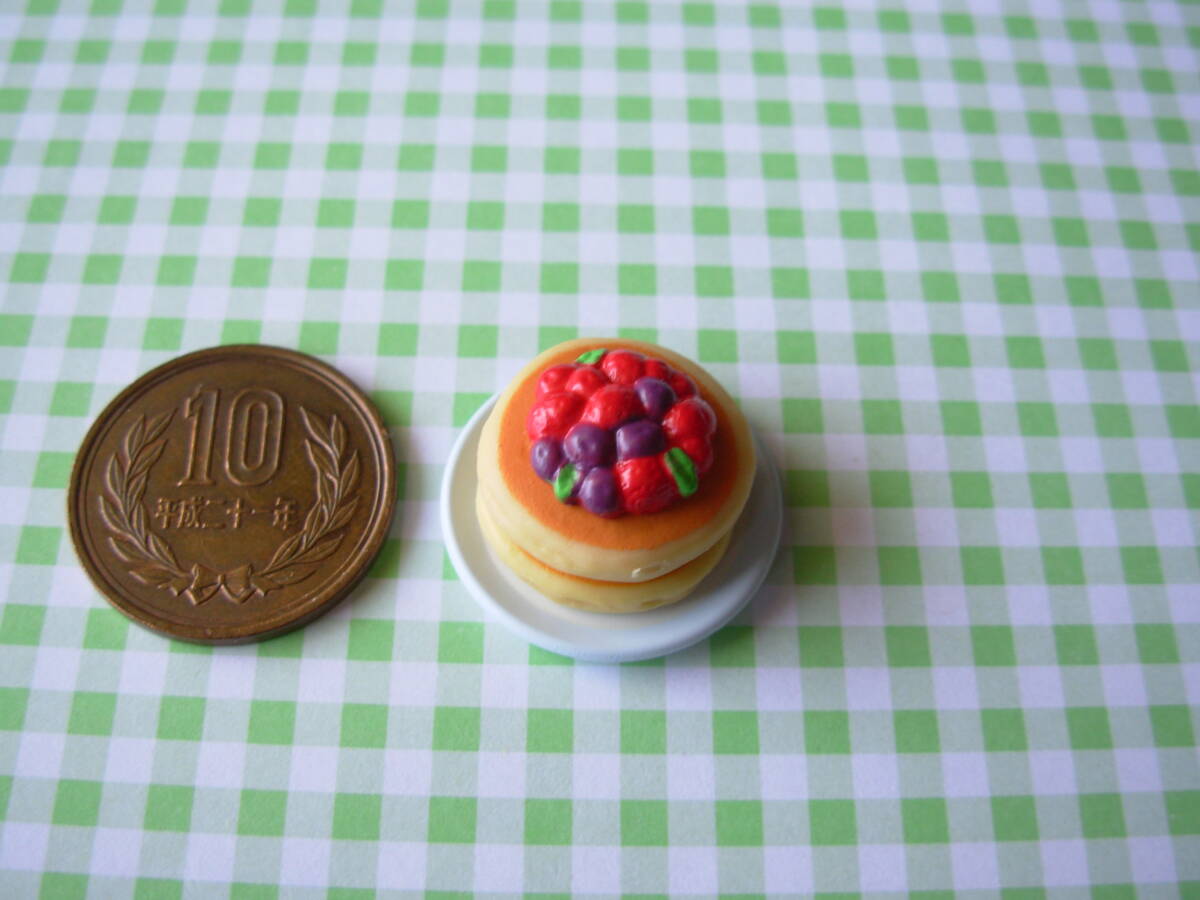 ◆ シルバニアファミリー パンケーキ・トッピング・お皿(青) ② キッチン小物 ◆拍卖