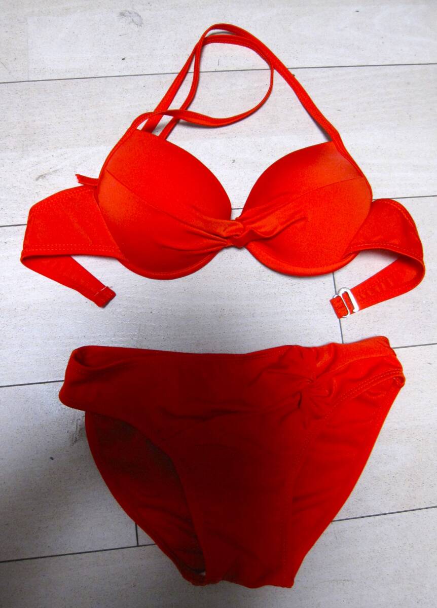 ☆ Bikini Red 鮮やか ビキニ レッド セット ☆ Mサイズ 9号 (S 7号)☆ W60cm B60cm ☆ スケスケ の カバーアップ 付き ☆ 水着 ☆拍卖