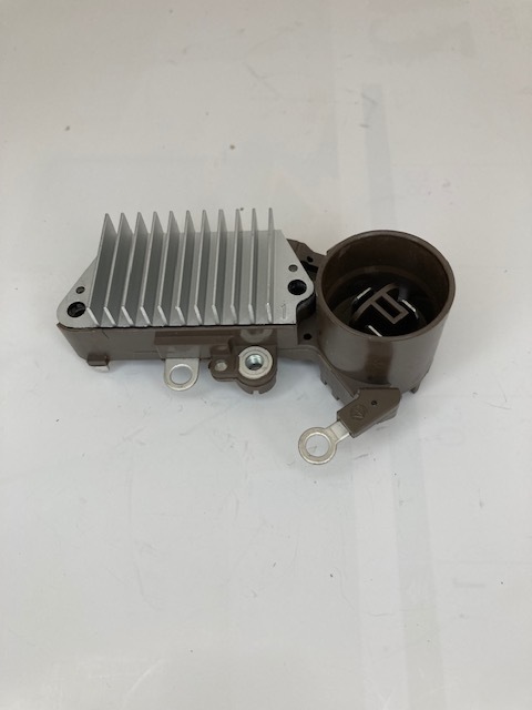 トヨタ AE86用 ICレギュレータ 27700-63021 27700-70030 オルターネーター品番 27060-16050 他 社外品 新品拍卖