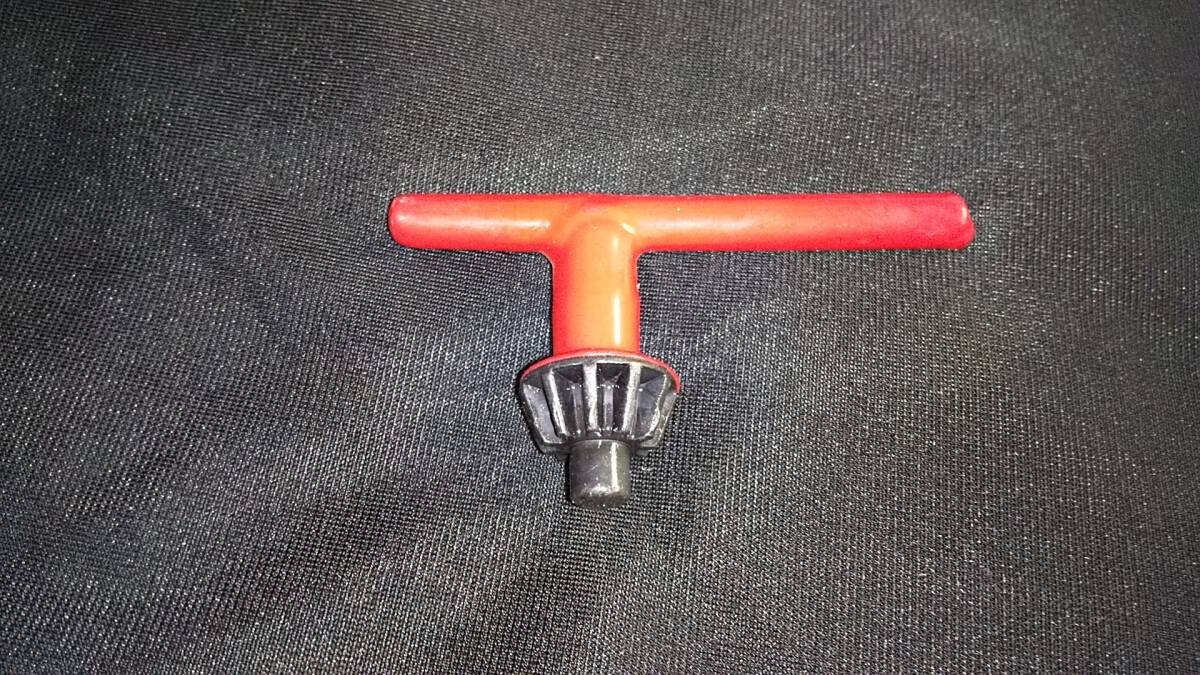 ドリル チャック  キー  ドリル キー  チャックハンドル 外径21.5 歯数11 先端径8mm拍卖