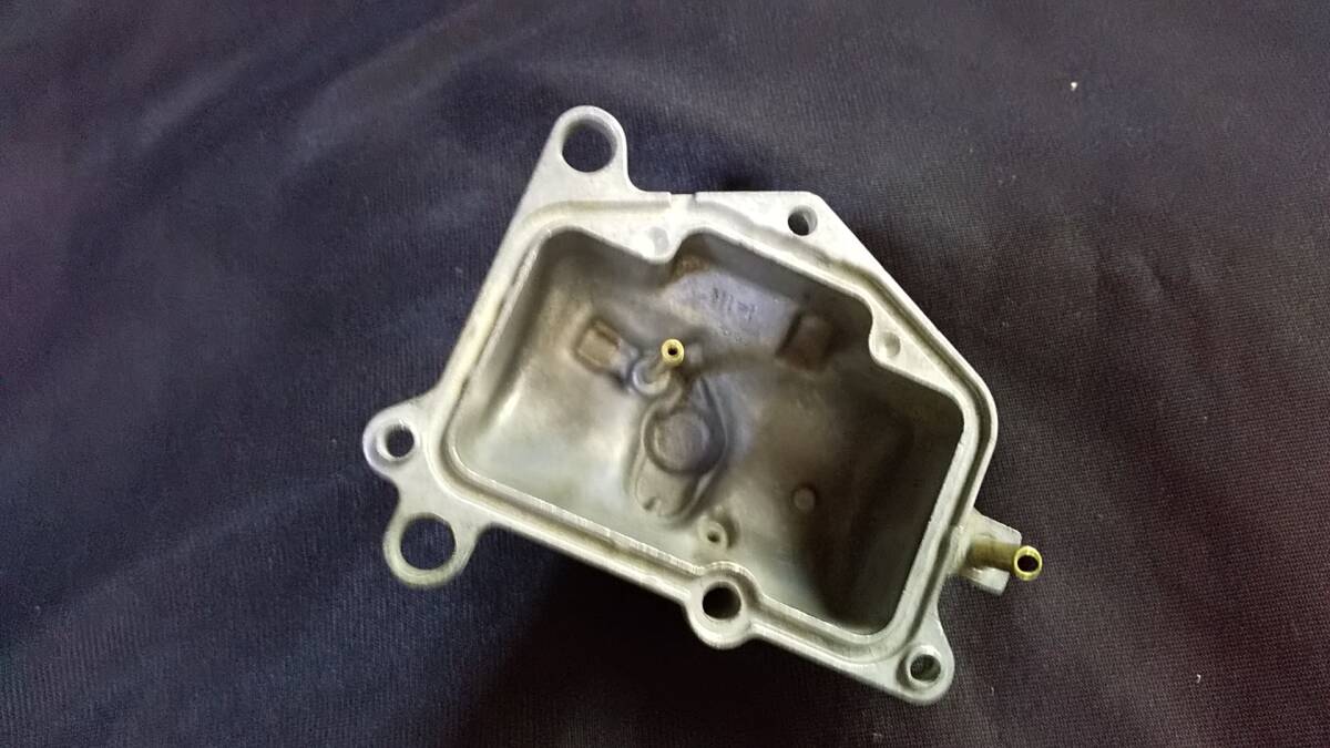 ヤマハ純正 3XC R1Z キャブレター フロート チャンバー 右用 1個拍卖