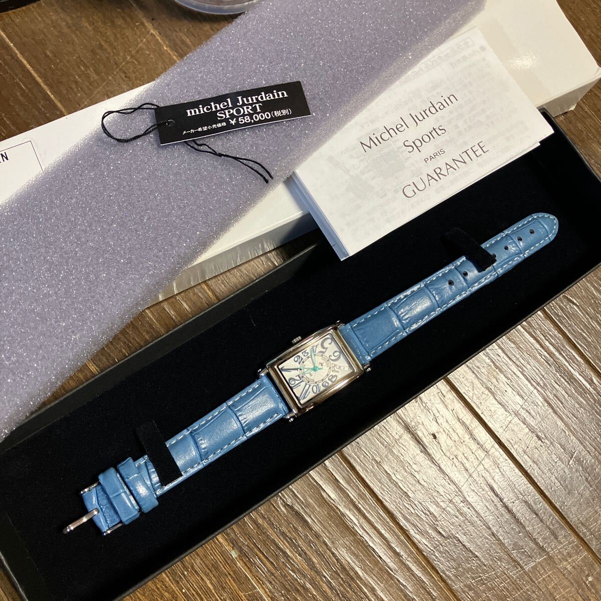 正規MICHEL JURDAINダイヤモンドレクタングル腕時計電池 稼働品 ケース付ブルーレザーベルト SPORT クォーツミシェルジョルダンウォッチ拍卖