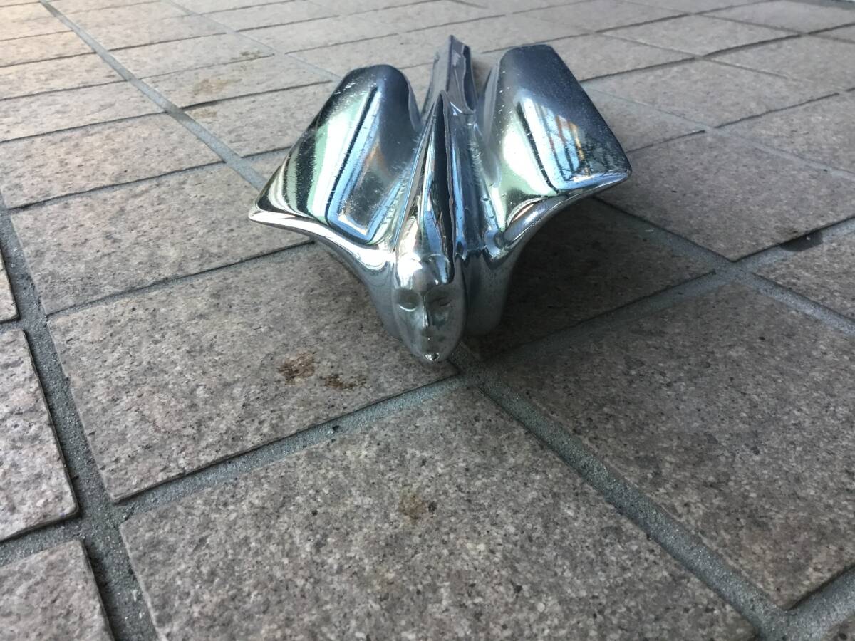 キャデラック フード オーナメント 1950 51 52年 ベース付 オリジナル ビンテージ アメ車 1950 51 52 Cadillac Hood Orenament with Base拍卖