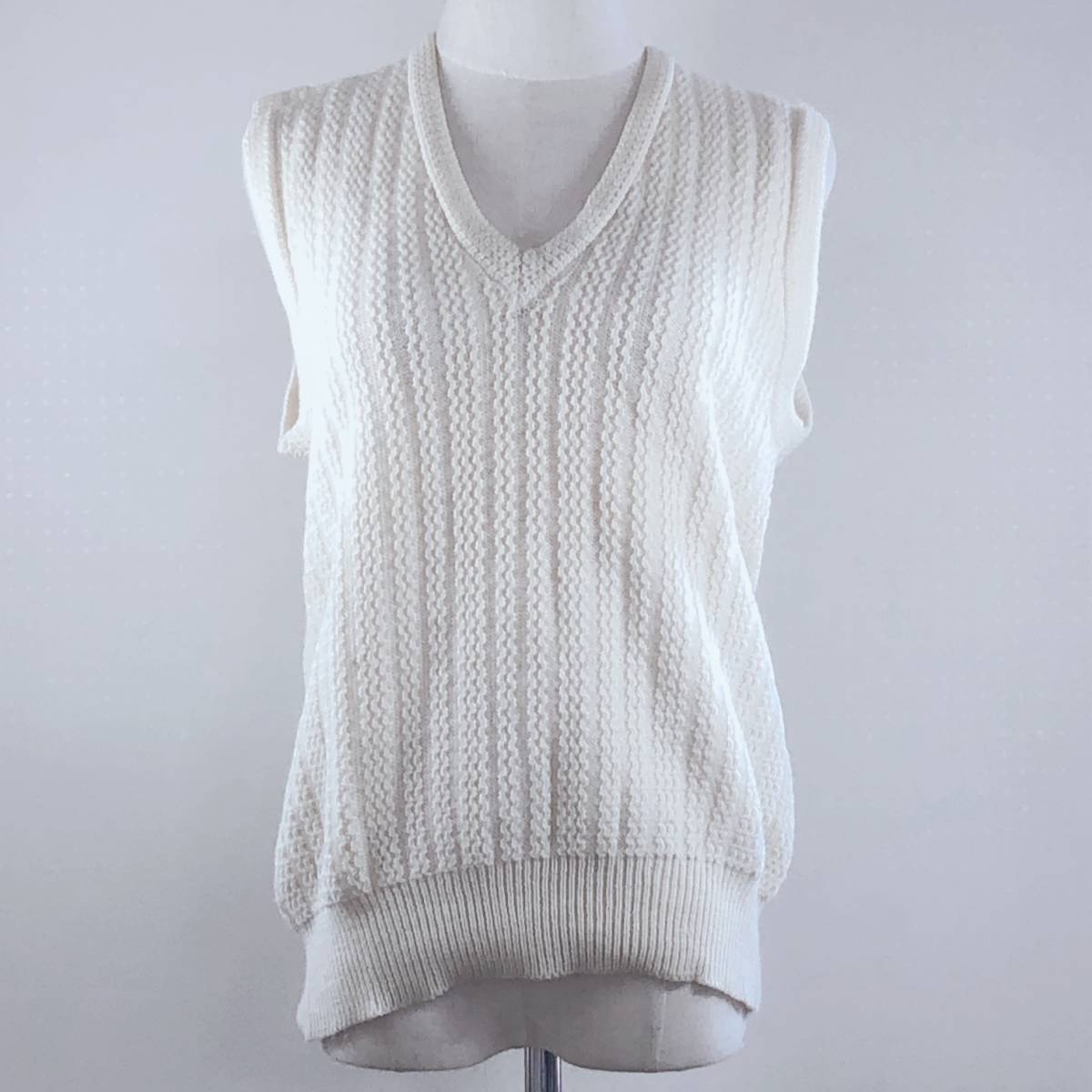 YZ0117 NIKKE ニッケ レディース トップス ニット ベスト ジレ ホワイト 白 アイボリー ケーブル編み 毛100% ウールマーク シンプル 秋冬 拍卖