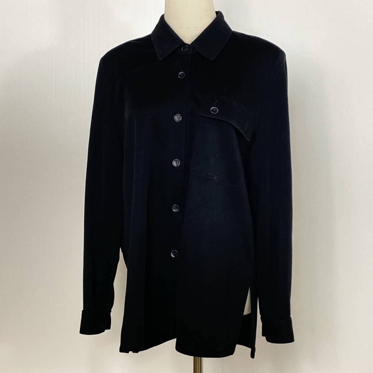 YZ0471 la mode Campia レディース トップスシャツ長袖肩パッドスリット胸ポケットFブラックキュプラ背中フェイクポケットありシンプル春秋拍卖