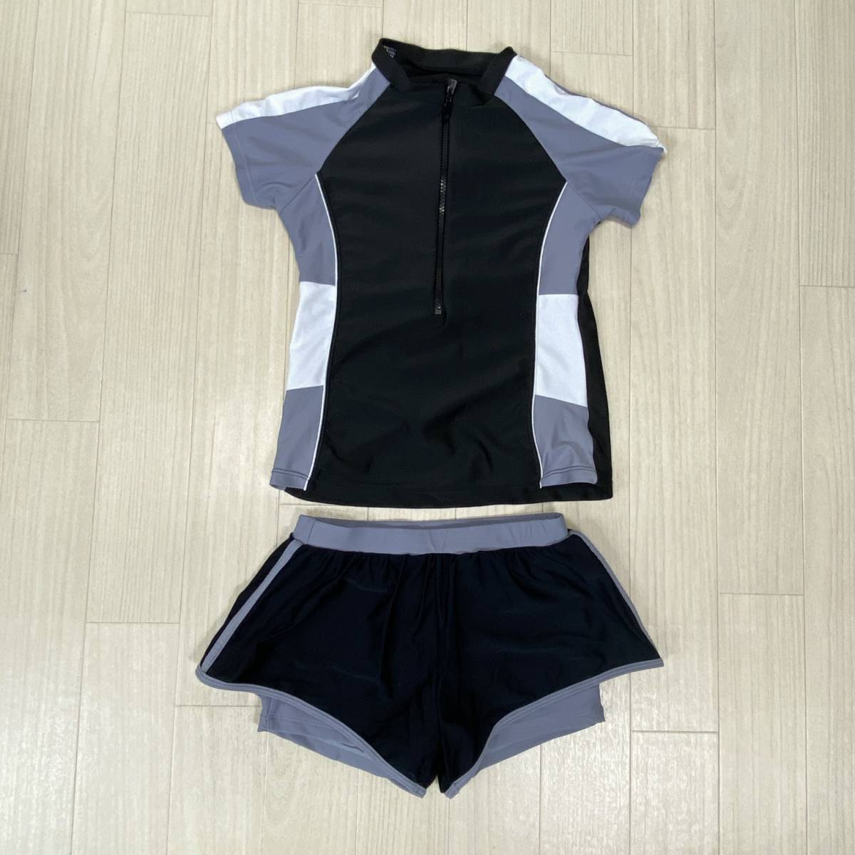 YZ0943 美品 キッズ 水着 ラッシュガード スイミングウェア 上下セット 150サイズ スポーツ 水泳 プール 子供服 シンプル クール USED 古着拍卖