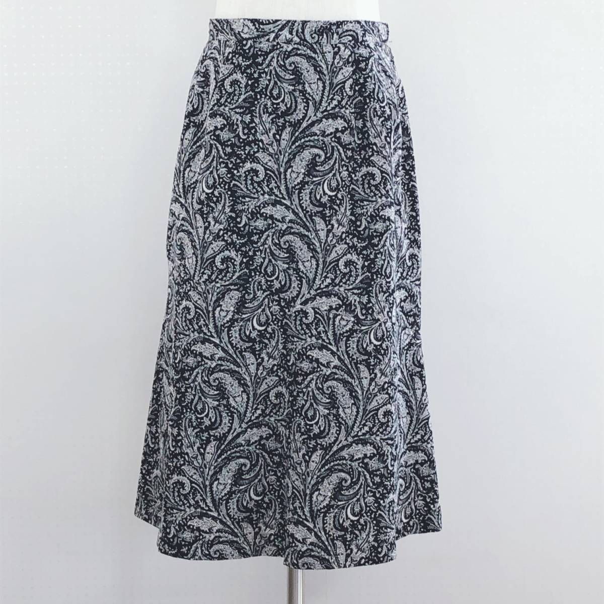 YAS0717 Defi レディース ボトムス フレアスカート 膝下丈 薄手 Lサイズ ブラック 黒 ホワイト 白 総柄 植物柄 ボタニカル柄 高級感 春夏秋拍卖