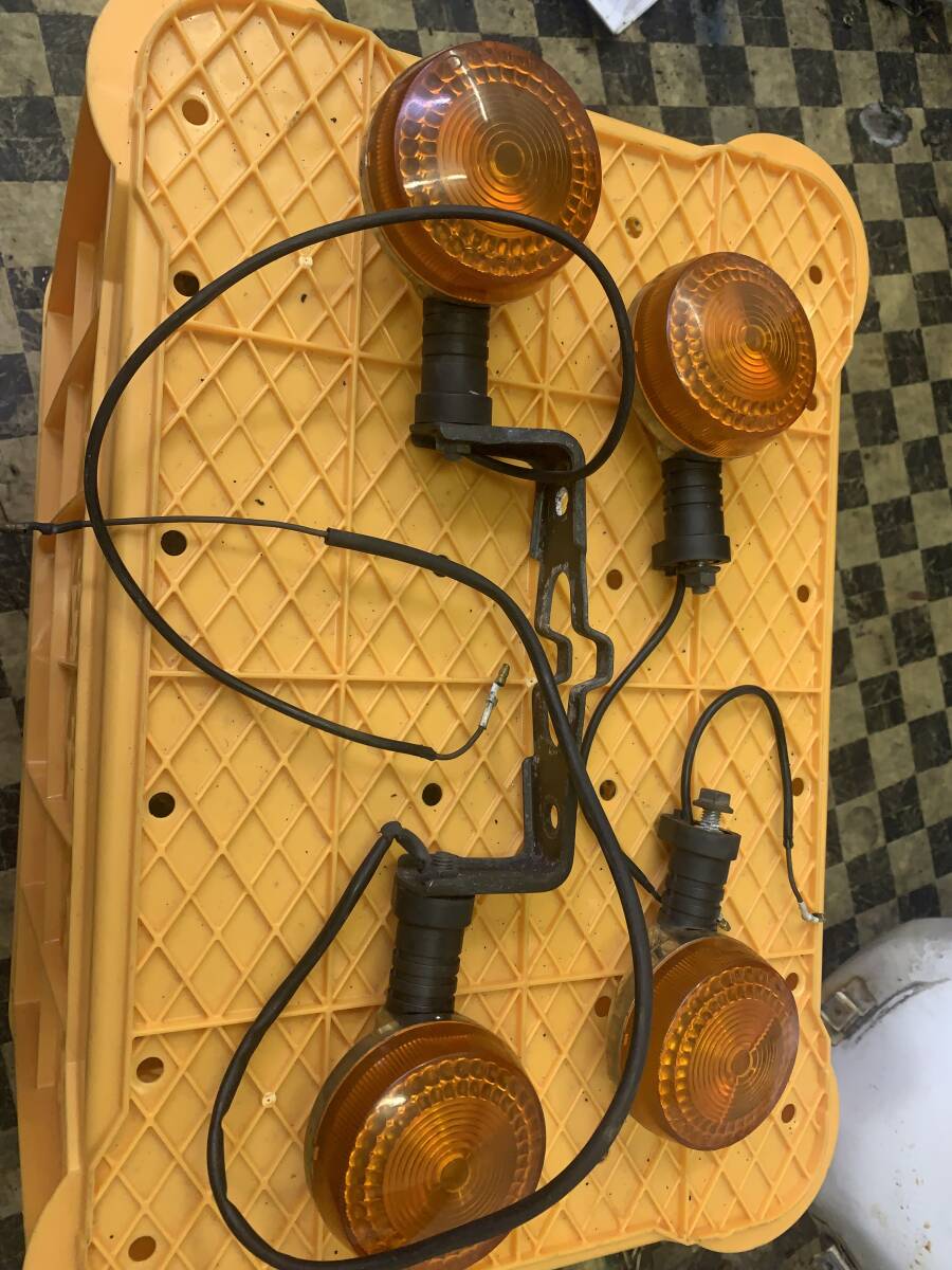 YB-1 FOUR ウインカー1台分 値下げ拍卖