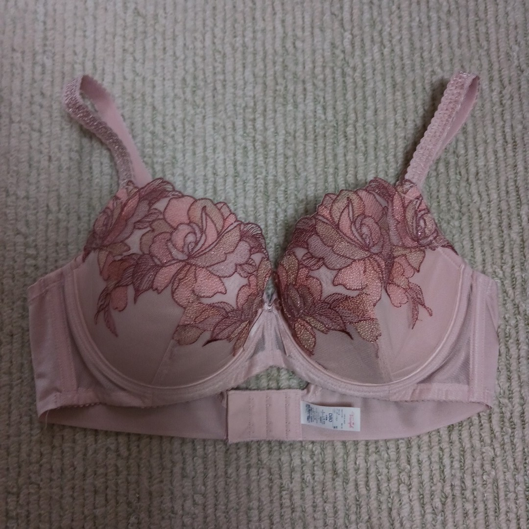 トリンプブラジャーD80拍卖