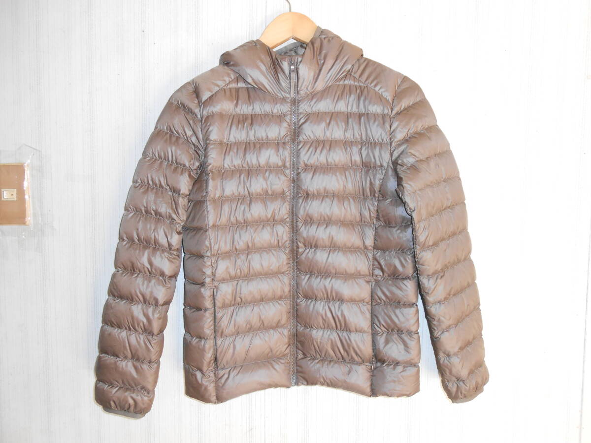 C329良好ユニクロウルトラライト軽量ダウンフード付きジャンバーM女性用ブラウン拍卖