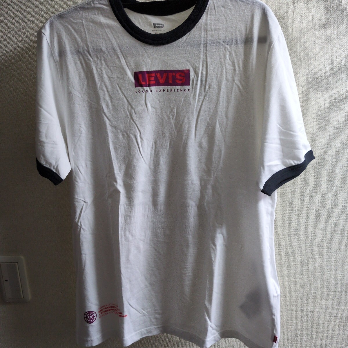 タグ付き商品 リーバイス Levis Tシャツ ロゴマーク ホワイトメンズLサイズ拍卖