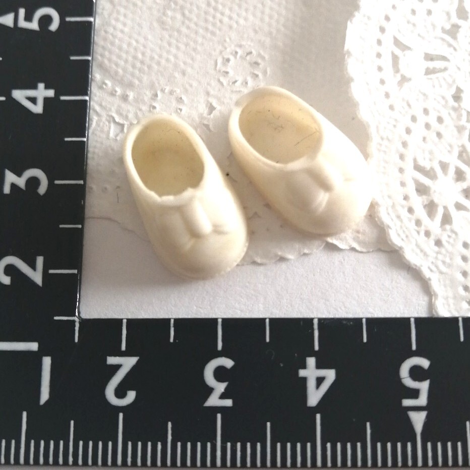 4r1120 ドール用 リカちゃん 幼稚園 園児 サイズ ようちえん 靴 シューズ 白 ミキマキ拍卖
