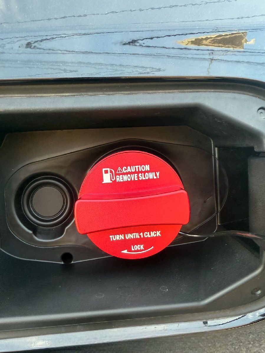 デザイン性UP♪ メルセデス ベンツ 給油キャップ タンクキャップ カバー 赤 X156 GLA180 GLA220 GLA250 GLA45 スポーツ GLAクラス拍卖