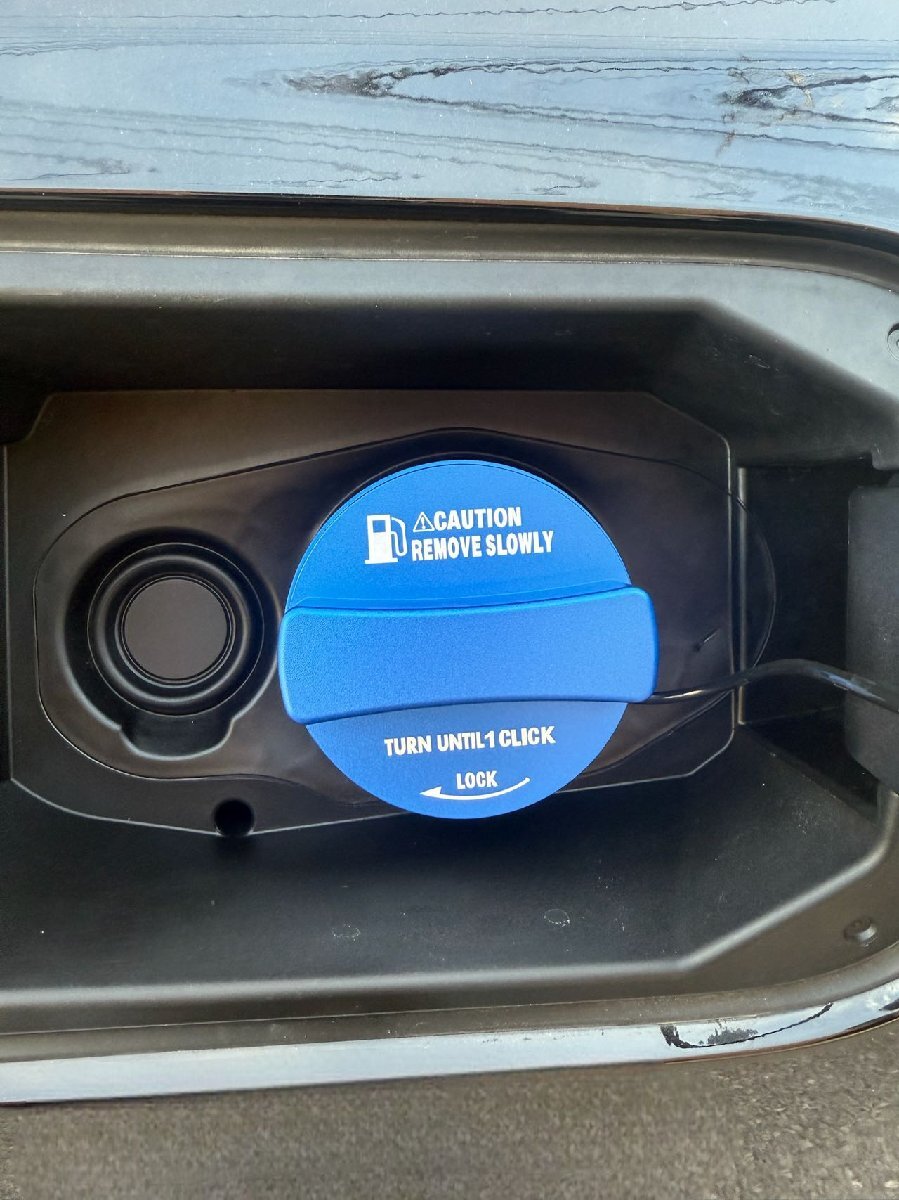 デザイン性UP♪ メルセデス ベンツ 給油キャップ タンクキャップ カバー 青 X164 GL350 GL450 GL500 GL550 GLクラス拍卖