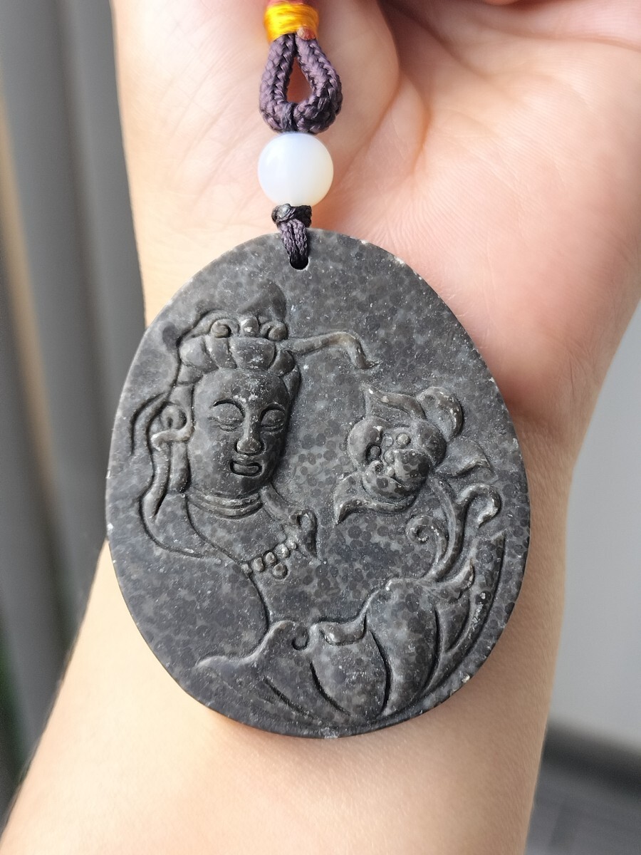 天然石 耐久性があり 長く愛用 精巧な観音彫刻 ペンダント ストラップ拍卖