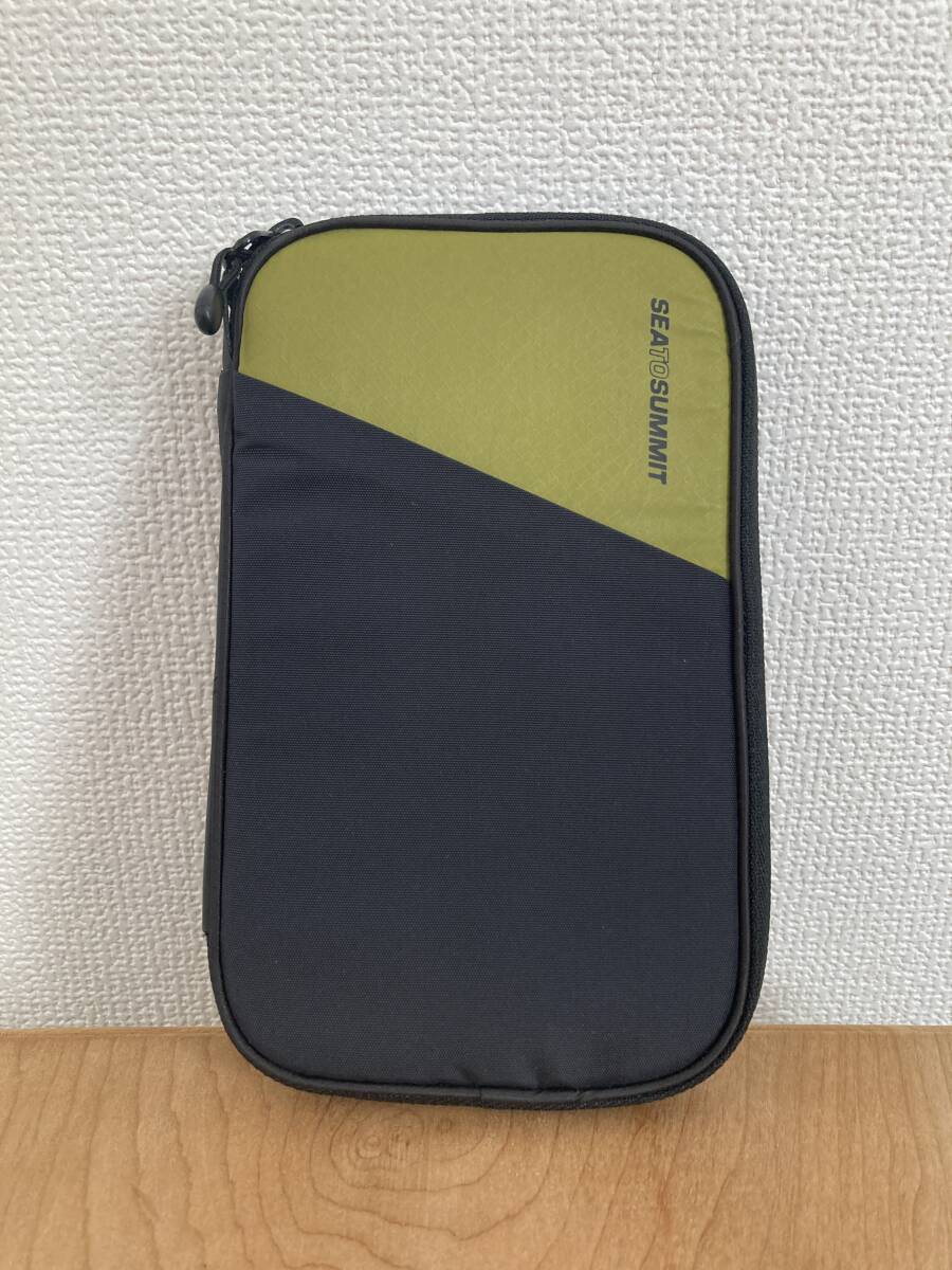 【SEA TO SUMMIT】トラベルウォレット ミディアムサイズ 黒グレー系 希少 廃盤 ライム色 財布 ワレット 普段使い 海外旅行 アウトドア拍卖