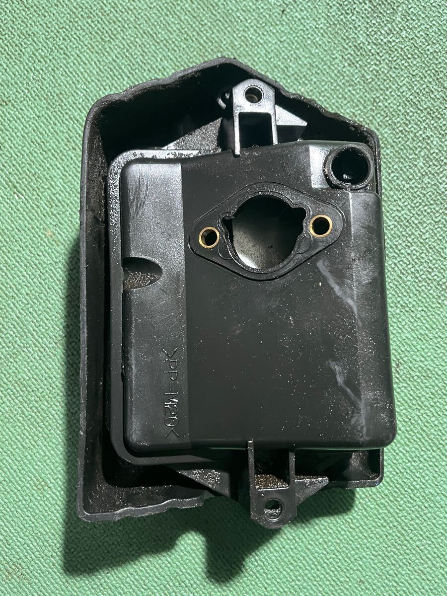 送料600円 ガソリンエンジン発電機ポンプ動噴 管理機 部品パーツ エアクリーナー GM132拍卖