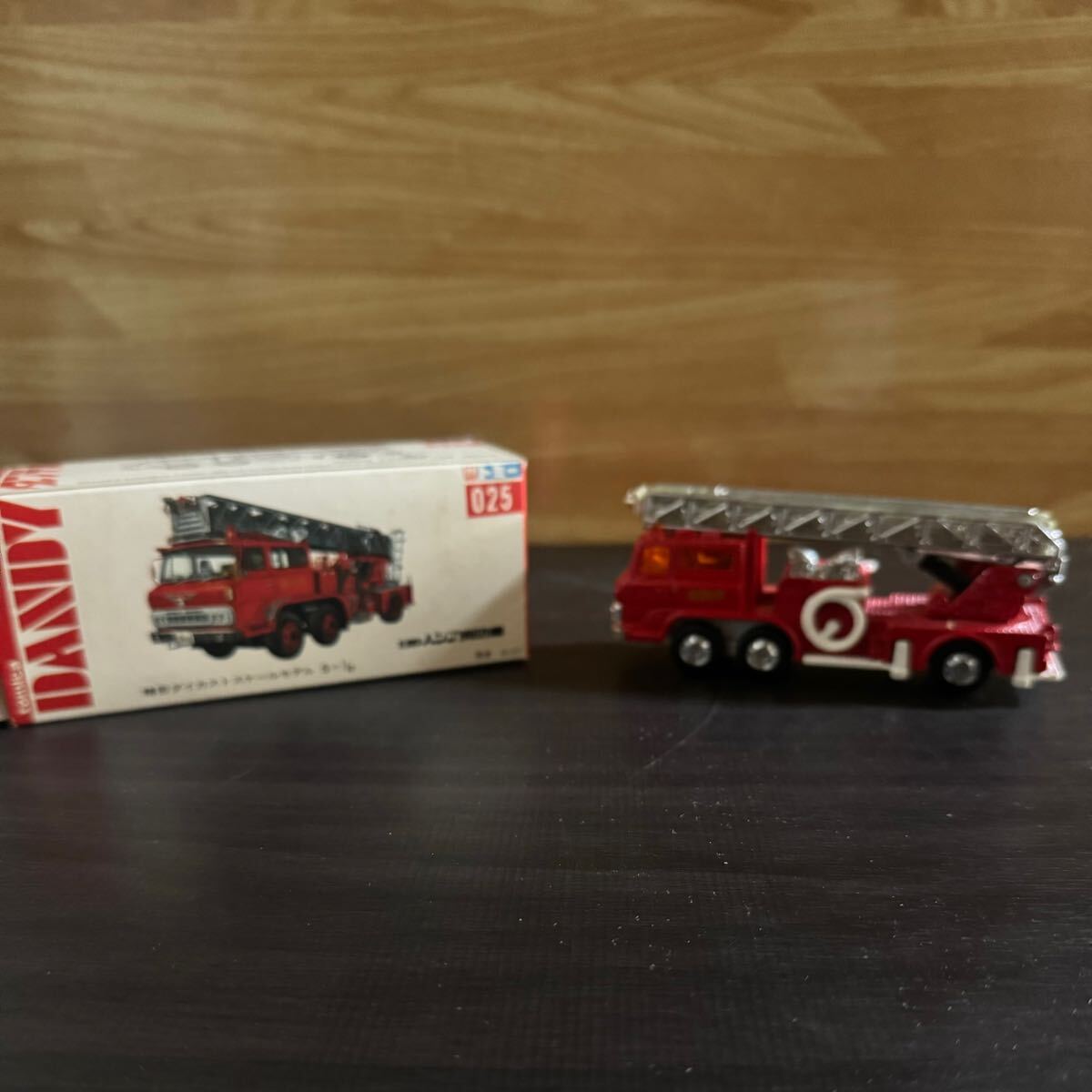 トミカ ダンディ 日野ハシゴ消防車 難あり拍卖