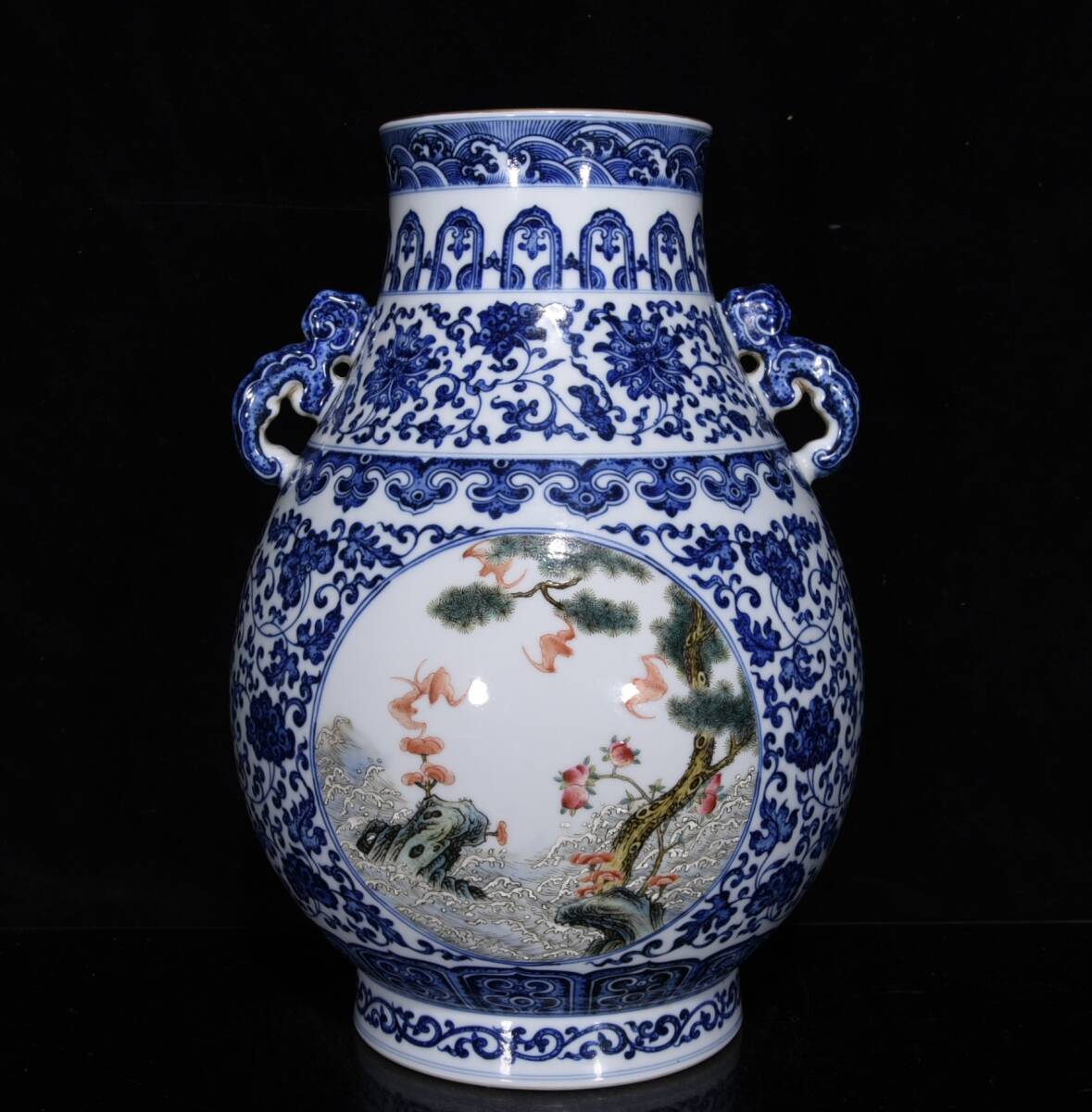 ◆旧家蔵出◆古美術 中国古玩 大清乾隆年製款 青花 纏枝蓮花 粉彩 福在眼前紋双耳尊瓶 古賞物 骨董 時代物 A06拍卖