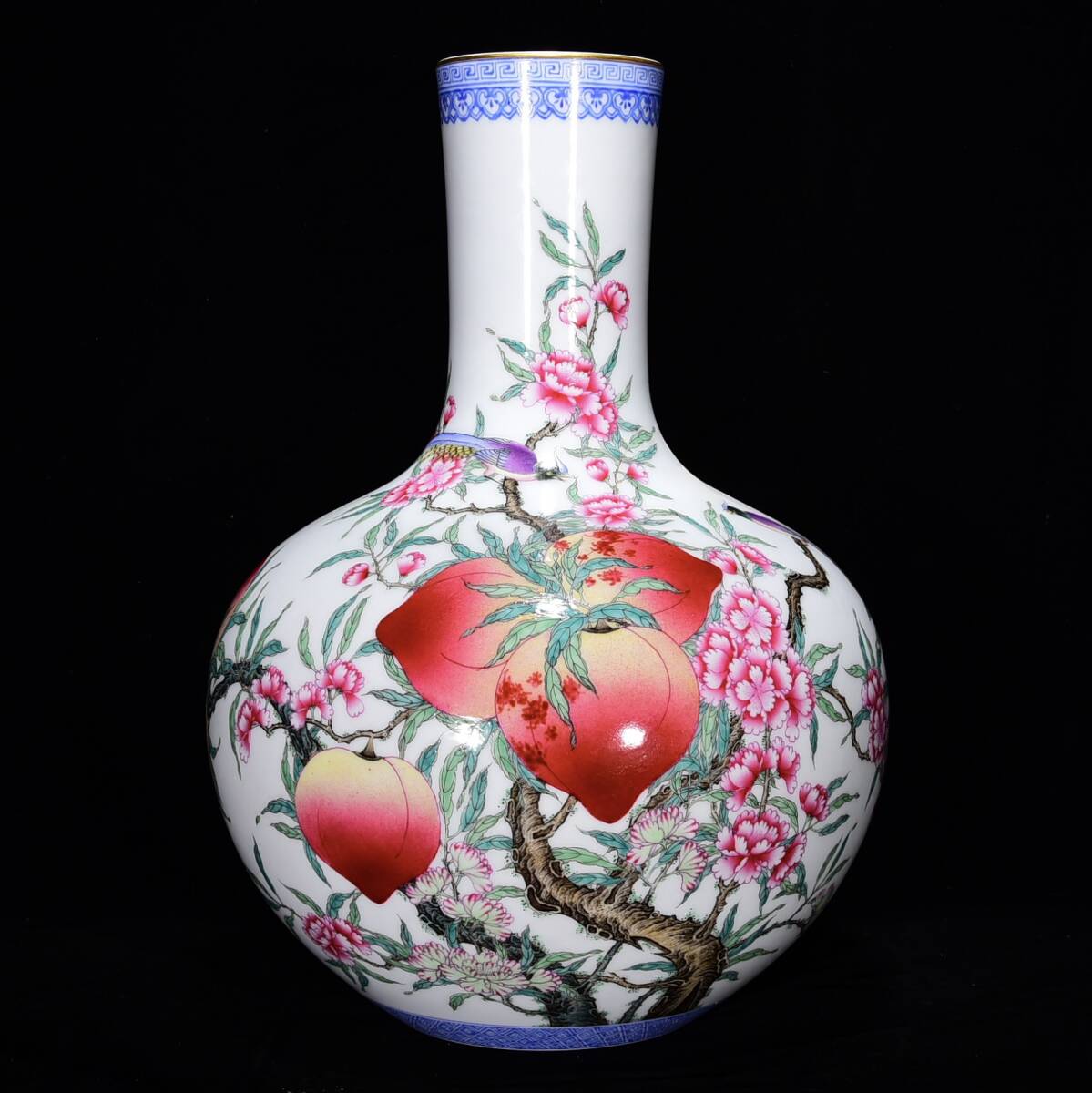 ◆蔵出◆古美術 中国古玩 大清乾隆年製款 粉彩 描金 花開富貴 長壽天球瓶 古賞物 時代物 A06拍卖
