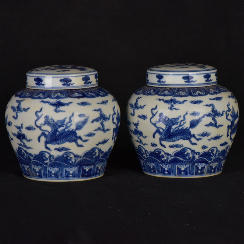 ◆蔵出◆古美術 中国古玩 大明成化年製款 青花 麒麟紋盖罐―對 時代物 A35拍卖