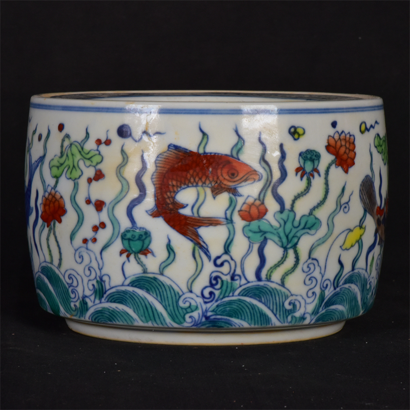 ◆蔵出◆古美術 中国古玩 大明成化年製款 五彩 荷叶魚藻紋蛔蛔罐 時代物 A35拍卖