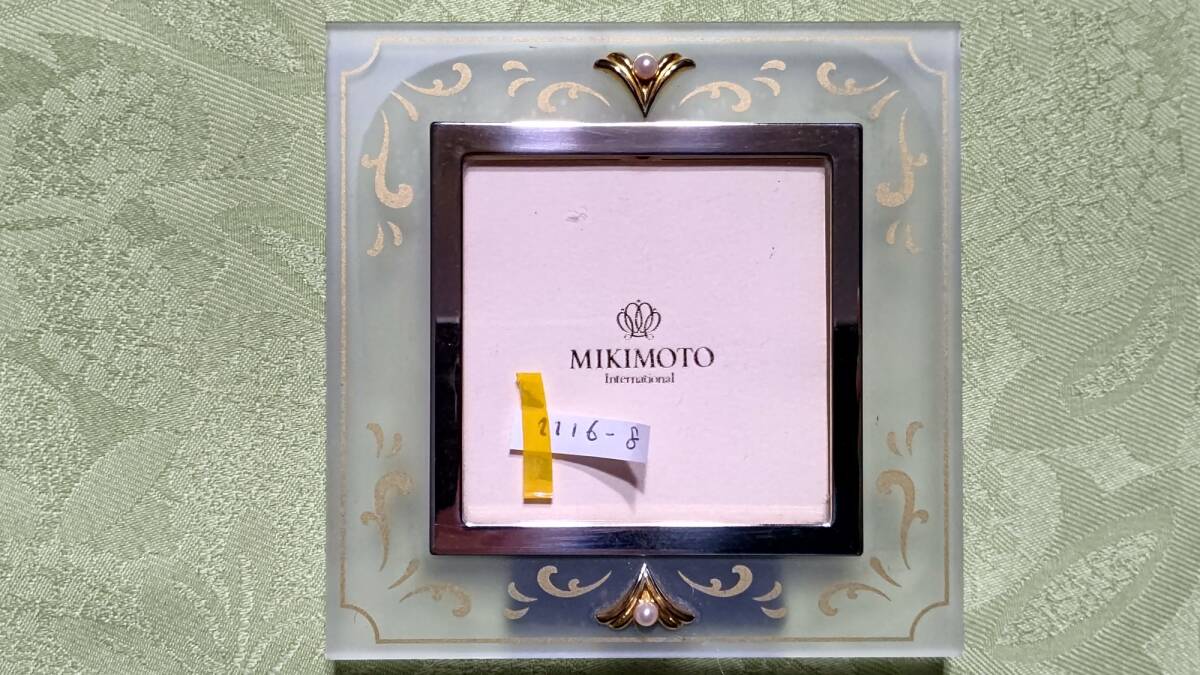 1116-8 ミキモト フォトフレーム 外枠アクリル(11×11㎝)内枠ゴールド金属(6.2×6.2㎝)上下にパール拍卖