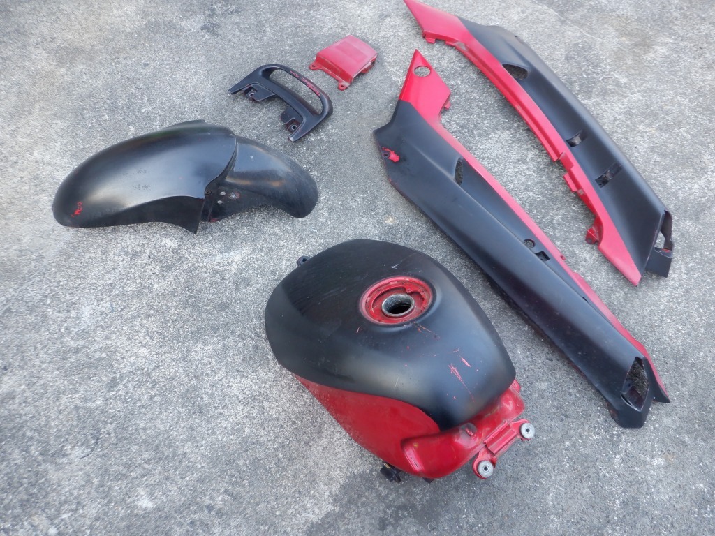 ZZR250 EX250H 純正外装一式 赤/黒 EE拍卖