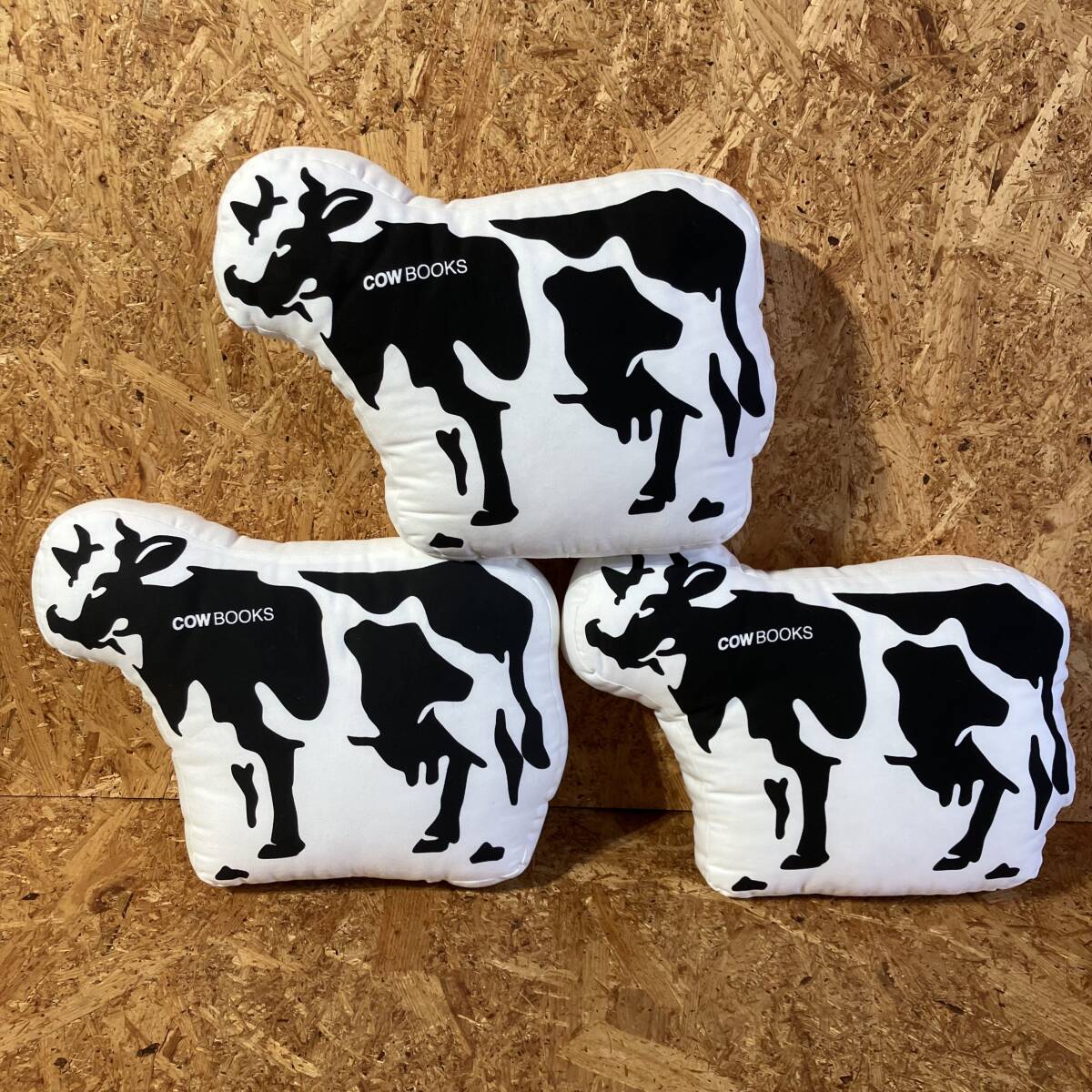 COW BOOKS マスコット クッション 3個セット マウンテン ジェネラル リサーチ 小林節正 cowbooks拍卖