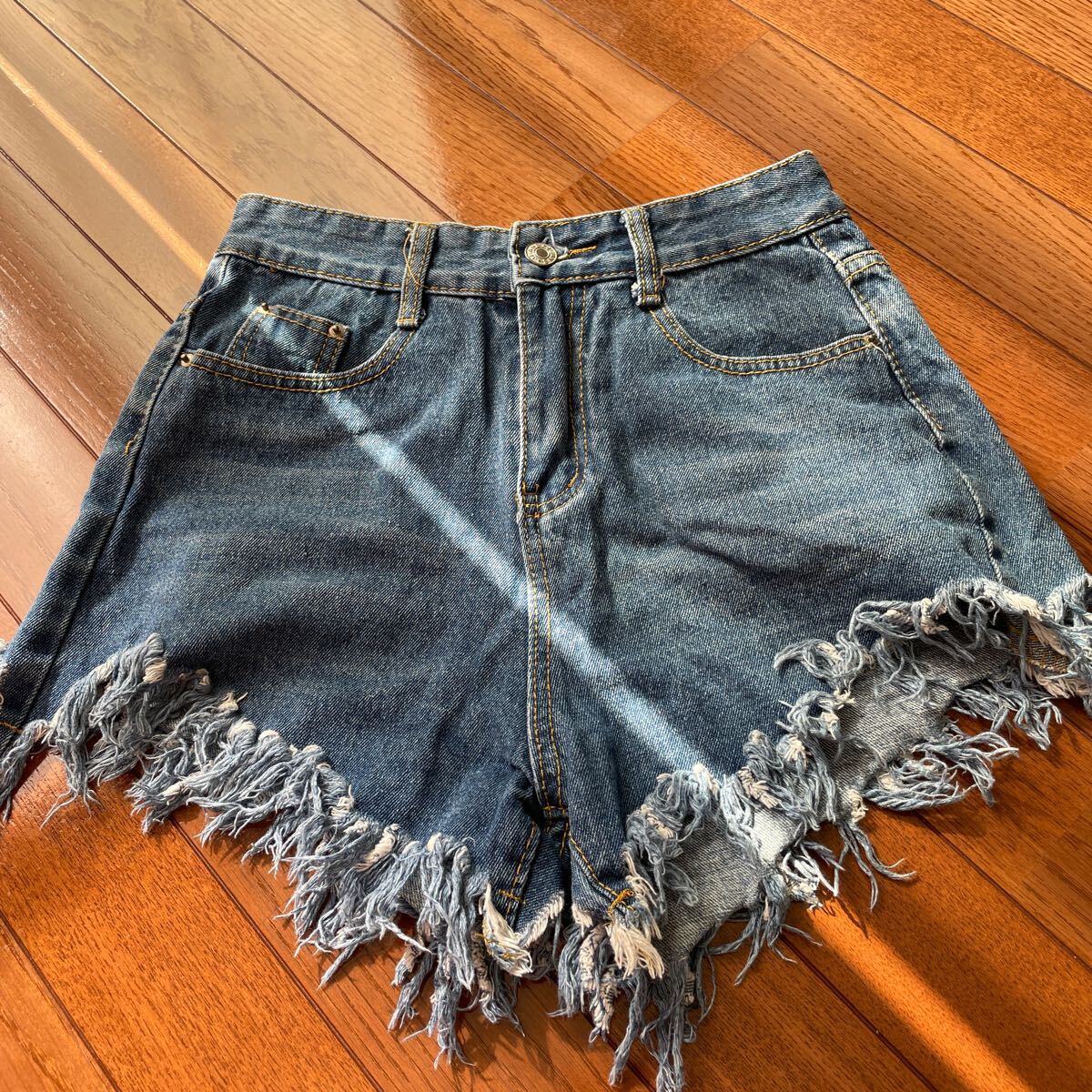 アナップ デニム ショートパンツ ダメージ拍卖