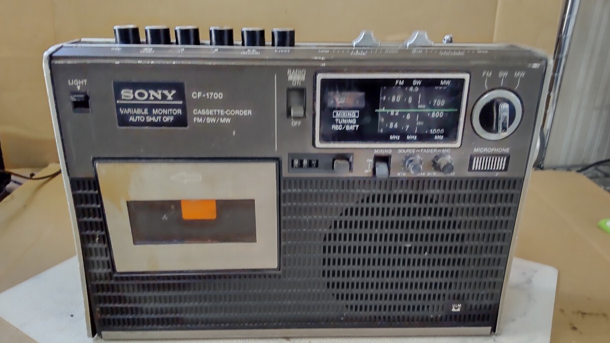 S979 SONY CF-1700 昭和レトロ AM&FMラジオ・カセットレコーダー/3BANDS/ラジカセ/ソニー 動作未確認 現状品 JUNK拍卖